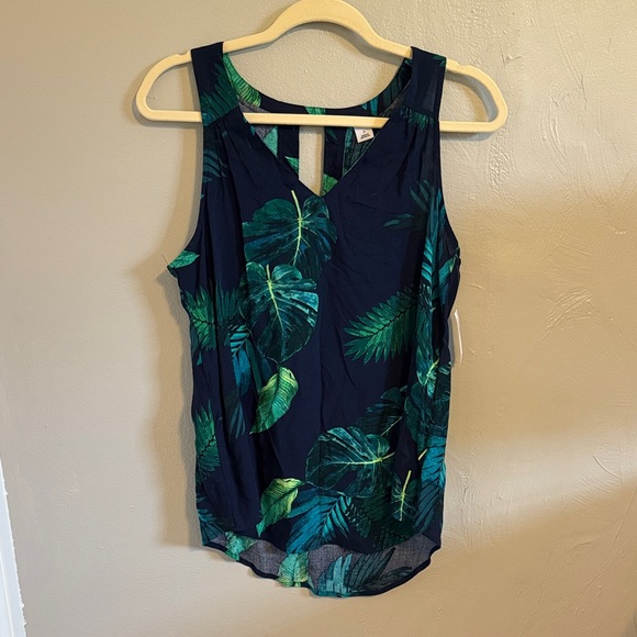 Old Navy Tops - Old Navy monstera leaf print top